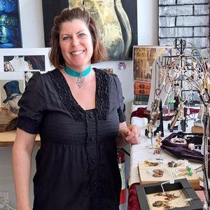 Meet your Posher, Kelly